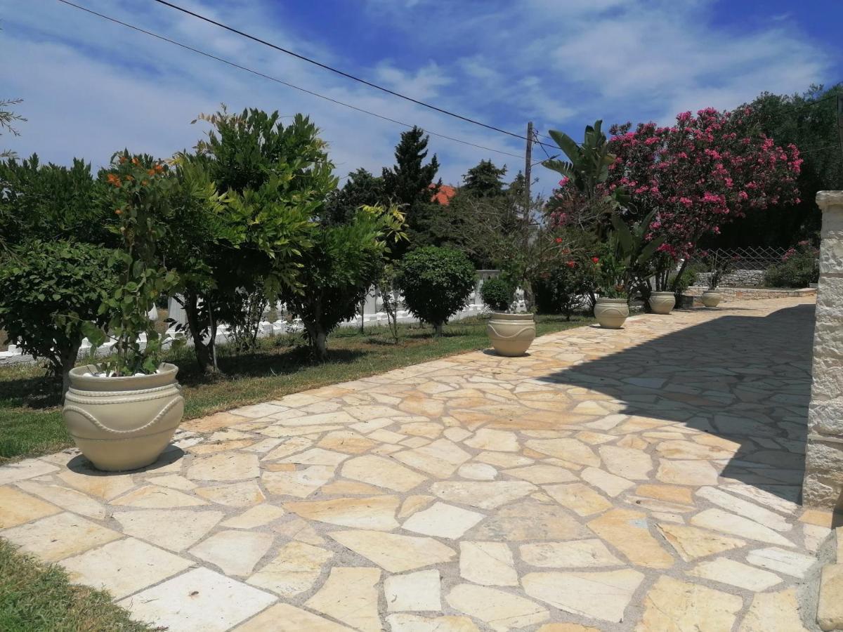 Makis Apartments أريلاز المظهر الخارجي الصورة