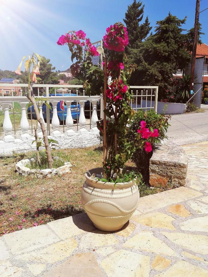 Makis Apartments أريلاز المظهر الخارجي الصورة