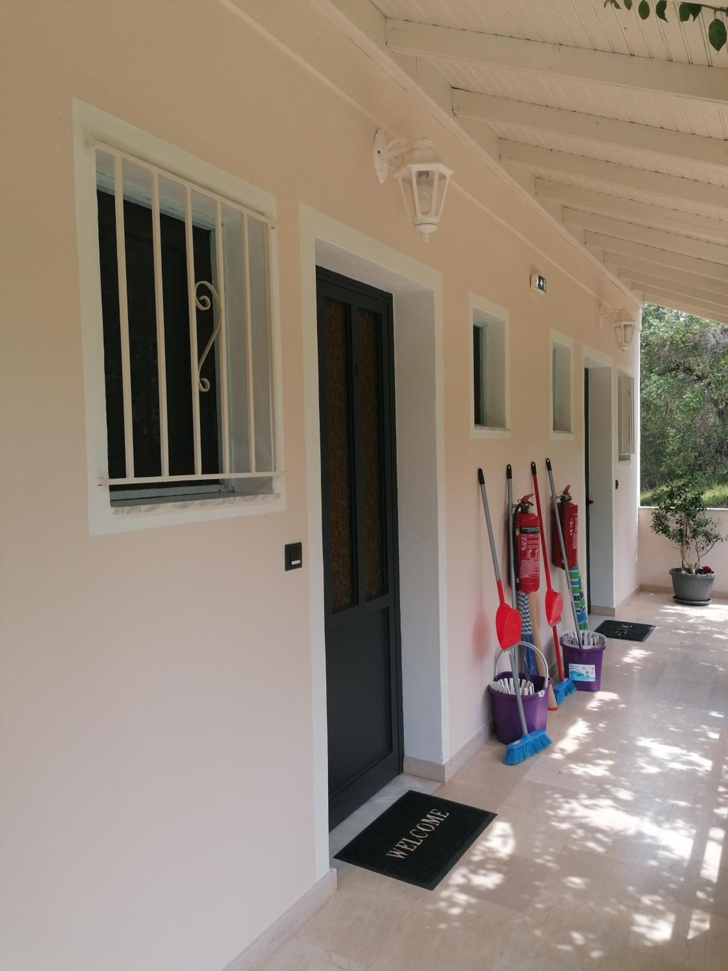 Makis Apartments أريلاز المظهر الخارجي الصورة